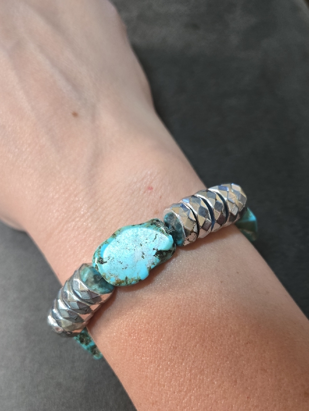 Hand Crafted Turquoise and Silver Stretch Bracelet 380